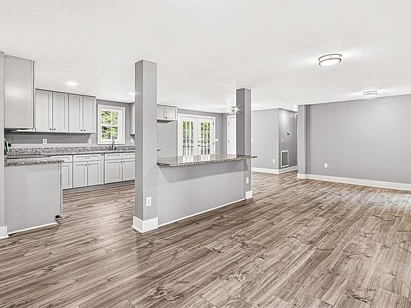 3rd image of 1152 Browns Mill Rd