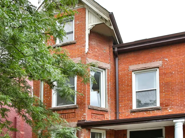 9 Borden St, Toronto, ON M5S 2M8