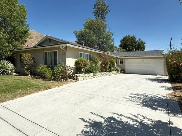 222 Green Oaks Dr, Riverside, CA 92507