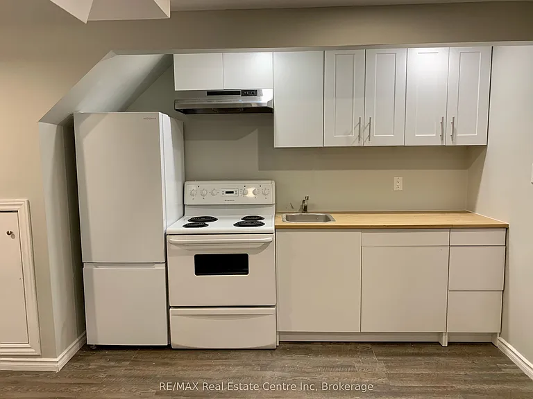 85 Watt St — Photo 2