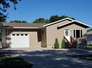 505 Linn St, Yankton, SD 57078