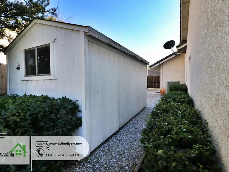 2378 Castlewood Dr — Photo 33