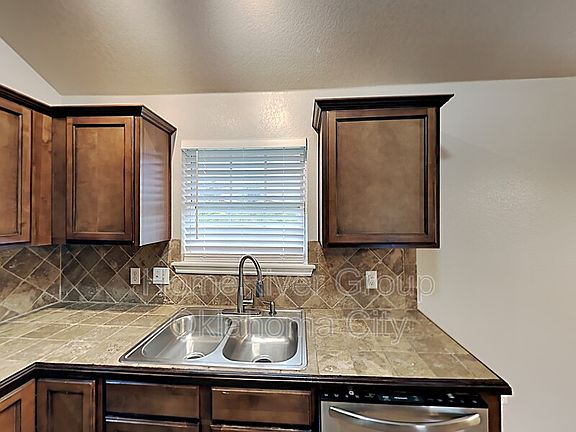 5th image of 12220 Norway Ct