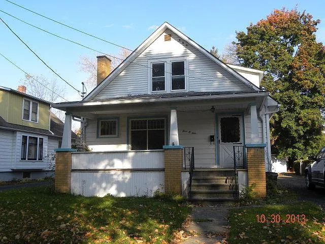 304 W Center St photo 1