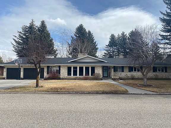 2nd image of 215 S Teton Ave