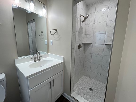 2nd image of 1588 Leigh Dr