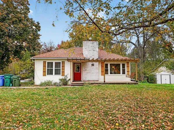 315 E Jackson St, Shell Rock, IA 50670