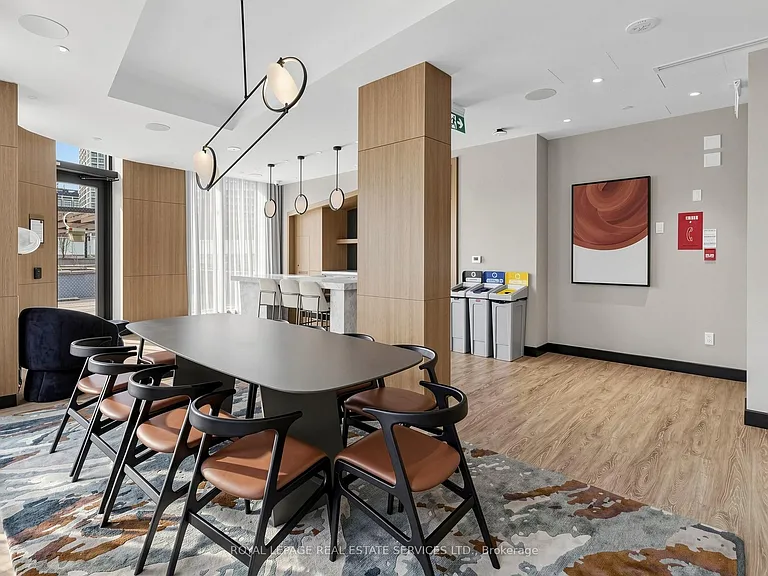 25 Cordova Ave #1210 — Photo 44