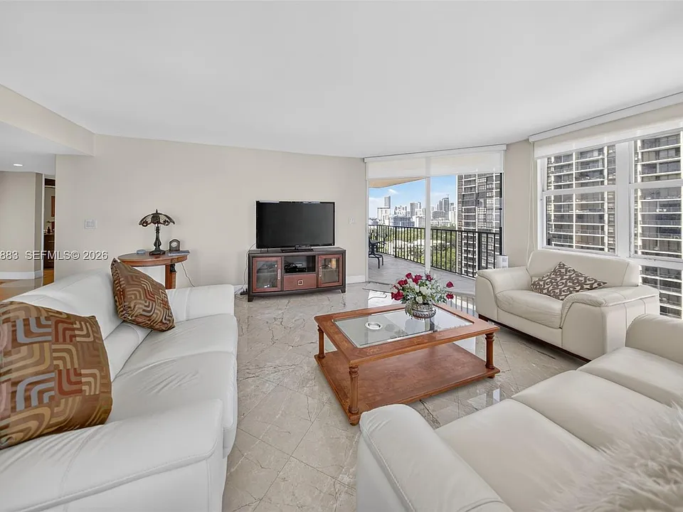 1915 Brickell Ave #C1607