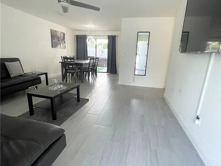 4174 SW 51st St #2 — Photo 4