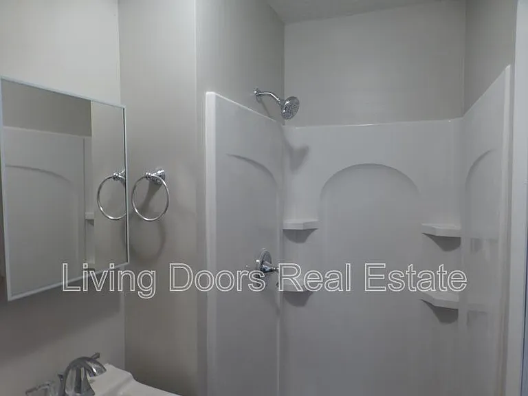 3701 Lewis Ave — Photo 31