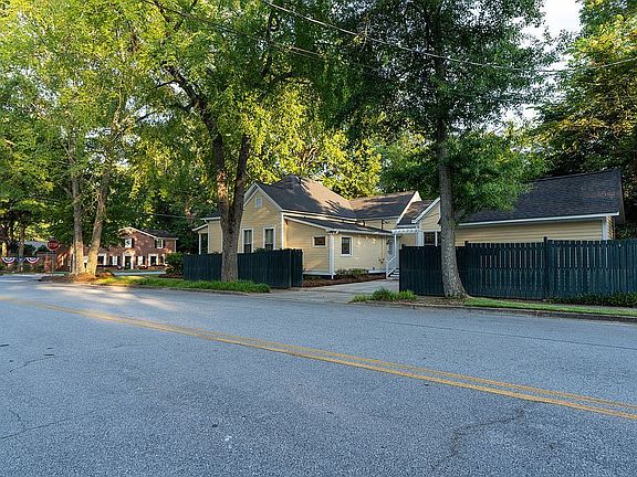 5th image of 2134 E St SE