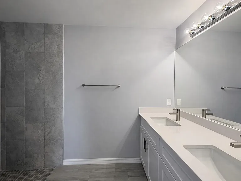 147 Peoria St — Photo 11