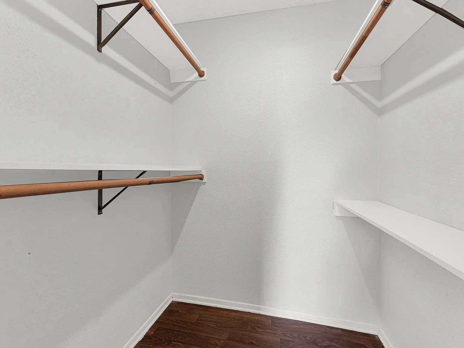 1 bed, 729 sqft, $1,199 — Photo 2