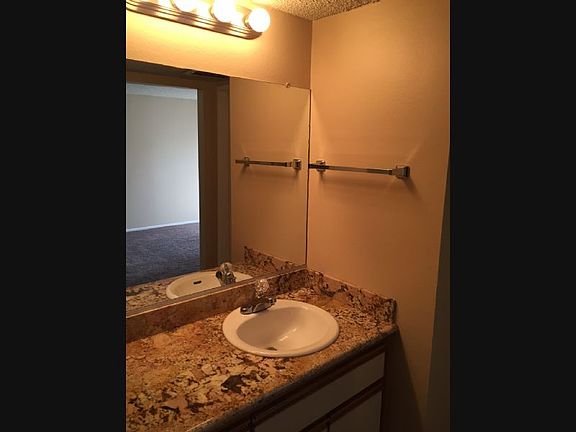 5th image of 10761 Blix St APT 204