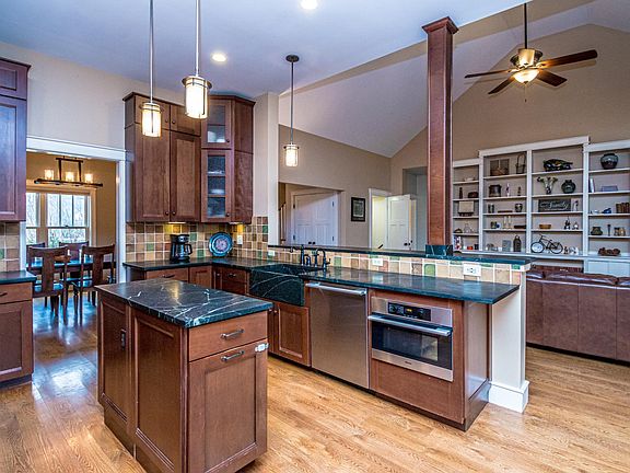 4th image of 47 Oxbow Lane
