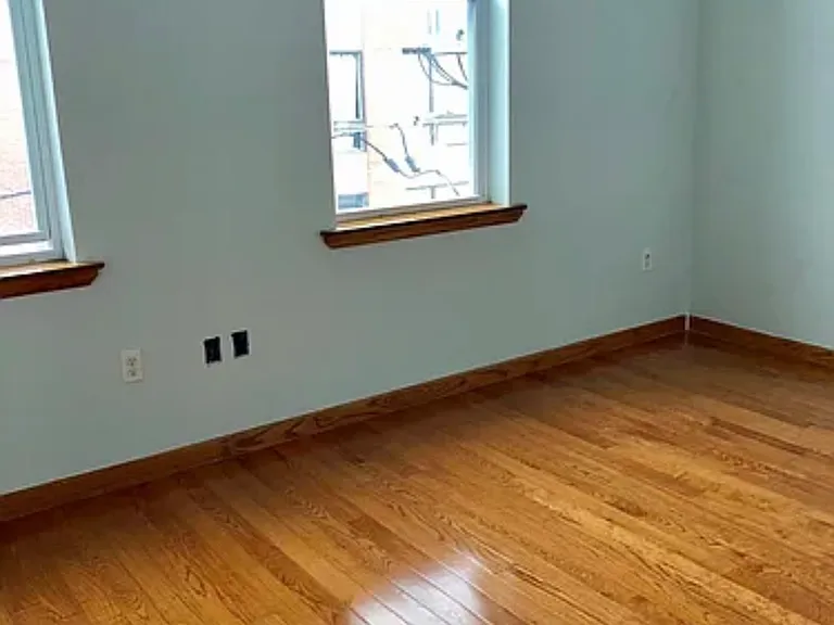 916 Green St #3RDFL — Photo 8