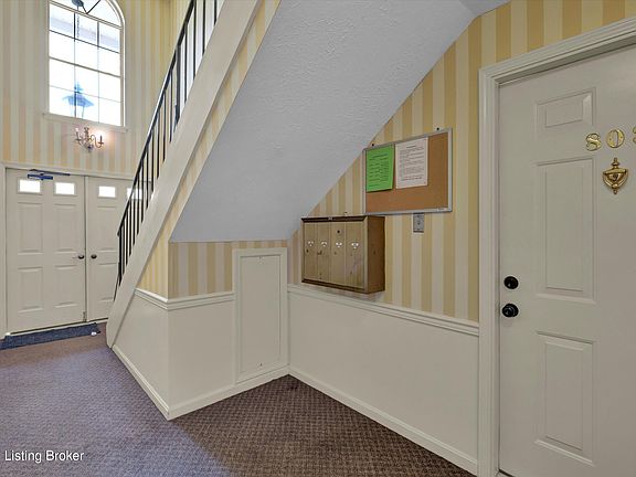 3rd image of 803 Forest Park Rd