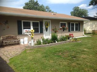 215 Blue Ridge Dr, Levittown, PA 19057