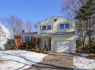 735 River Rd, Rahway, NJ 07065