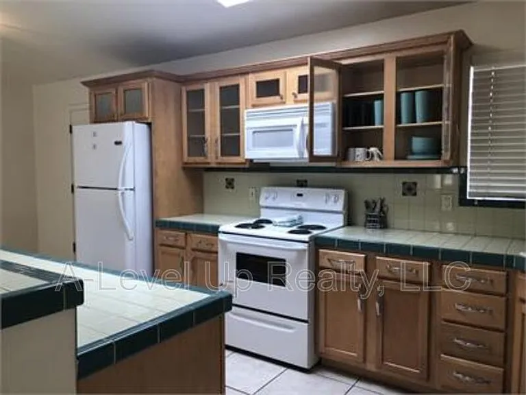 1980 N Tyndall Ave #1C — Photo 7