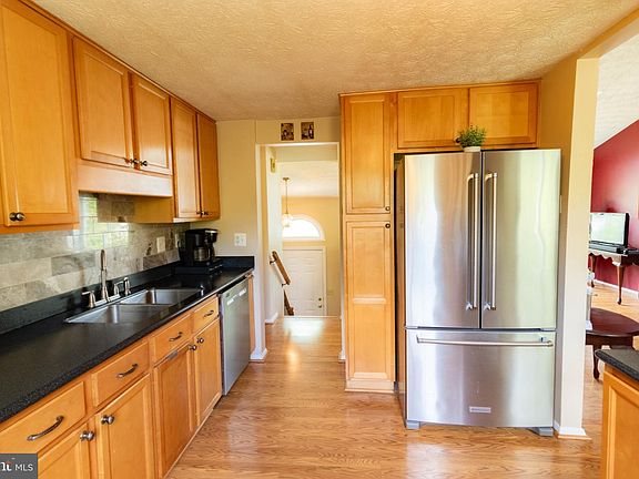 2nd image of 10273 Nantucket Ct