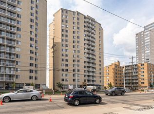 12141 Jasper Ave NW #201, Edmonton, AB T5N3X8