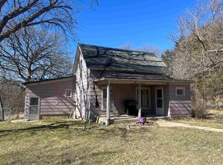 400 S Maple St, Nelson, NE 68961