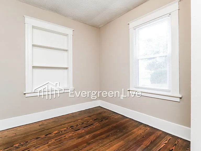 3533 Marshall Ave — Photo 10