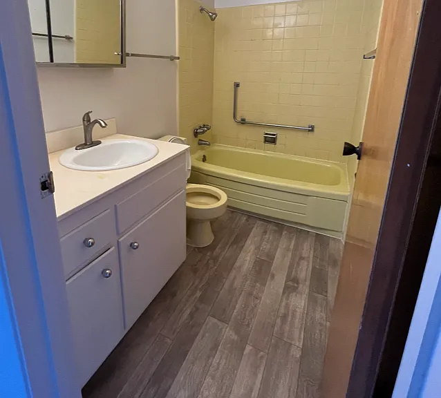 748 Oakland Avenue Apartments — Photo 17