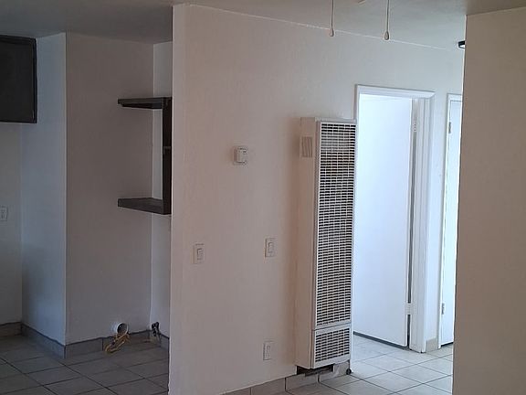 4th image of 187 W 3rd St