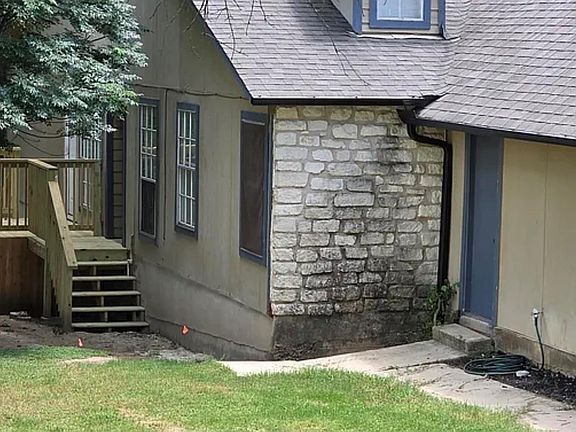 4th image of 375 Fantail Loop APT B