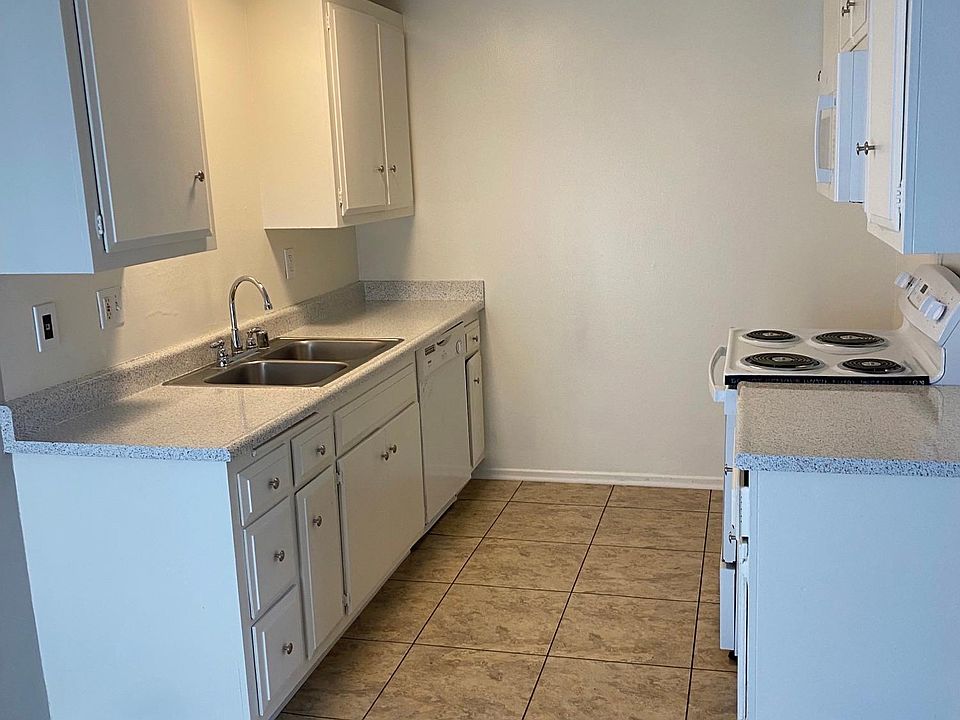 1st image of 540 S Flower St APT 18