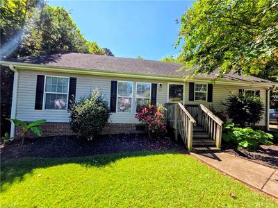 2922 Poinsetta Dr, Winston Salem, NC, 27107