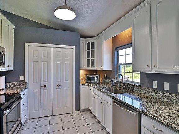 5th image of 2370 Poinciana Dr