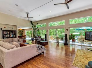 12 Debbie Trl, Hampton Bays, NY 11946