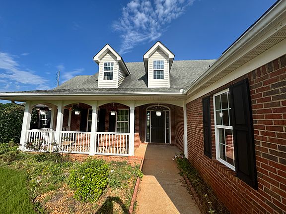 2nd image of 321 Whitney Ln