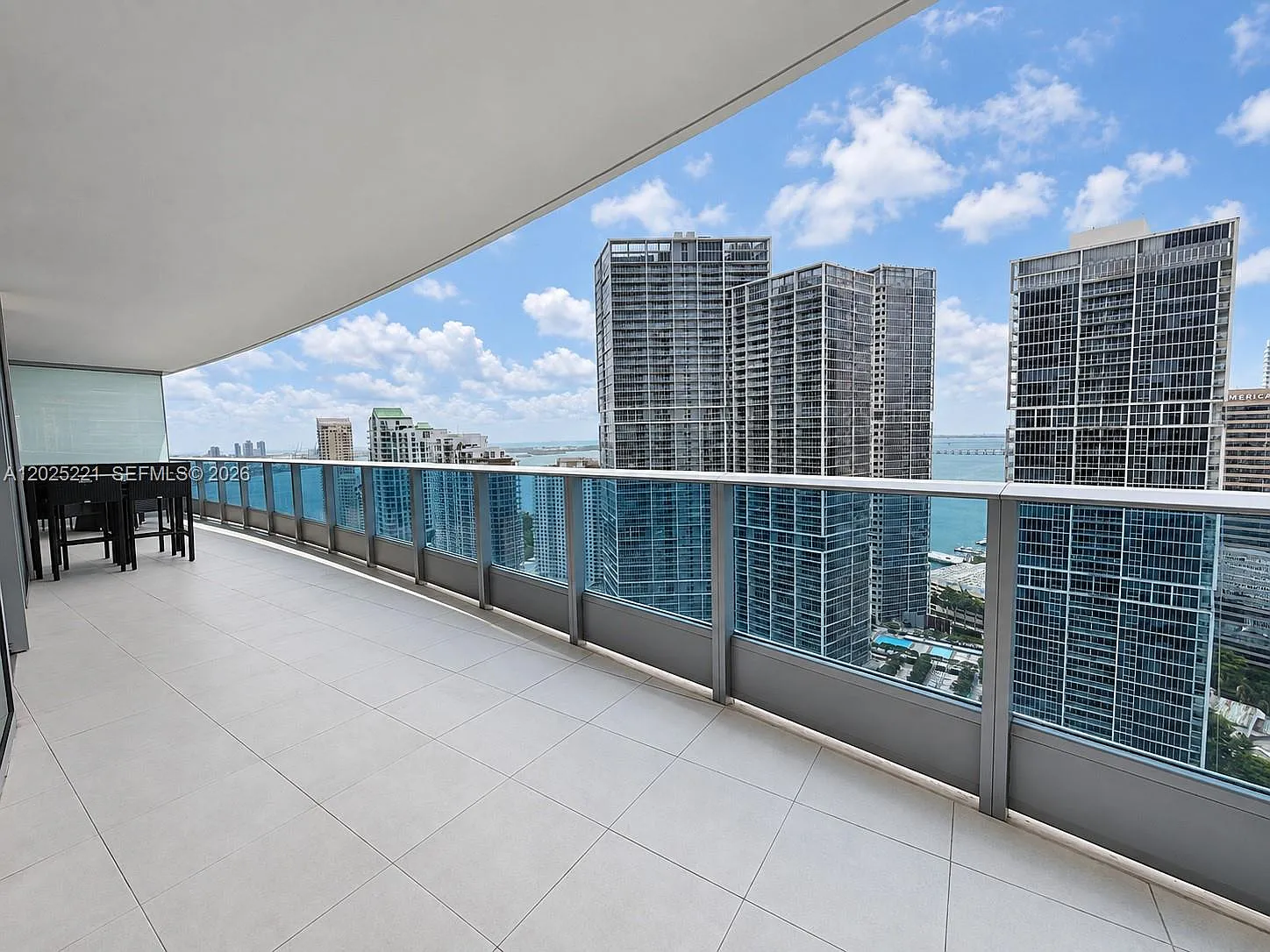 Epic West Condo — Photo 2