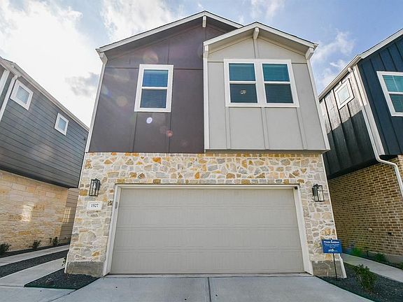 2nd image of 1527 Lakeline Oak Dr