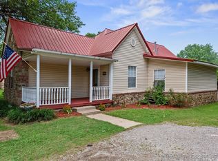 908 N Jefferson Ave, Wagoner, OK 74467