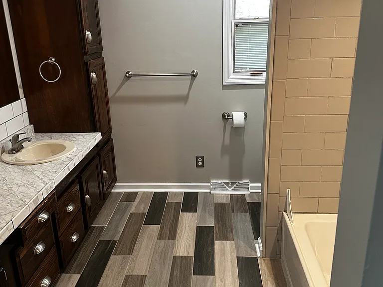 97 Locust Park — Photo 12