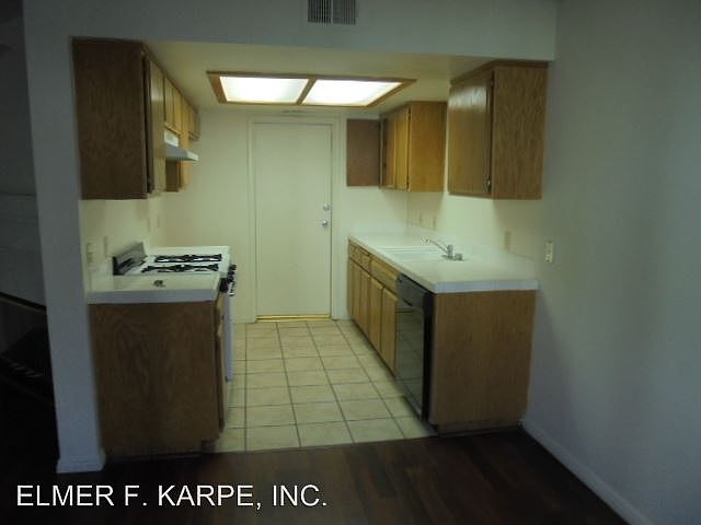 2nd image of 6809 Valleyview Dr #B
