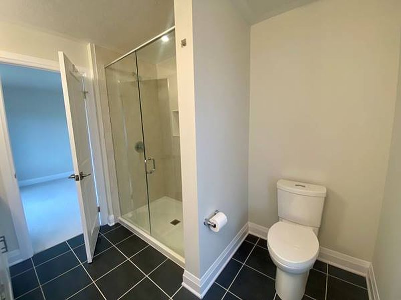 Kitchener House for rent - 3 Bedrooms — photo 6
