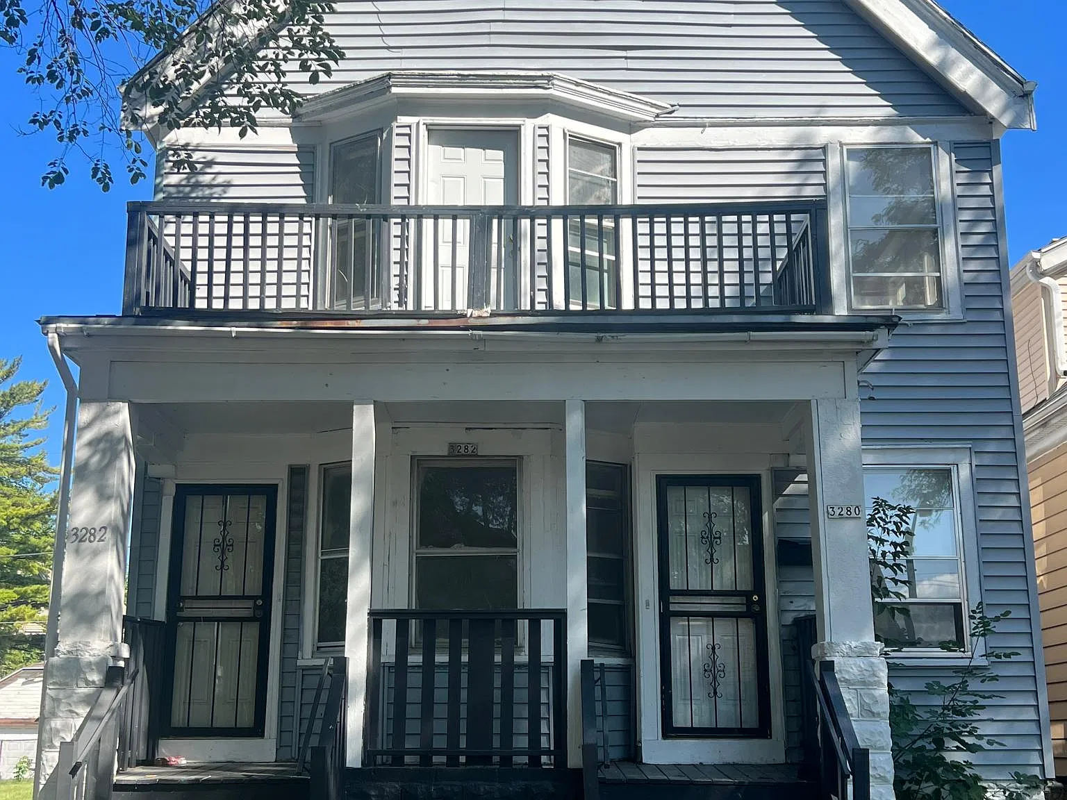 3 bed, 1200 sqft, $1,100 — Photo 1