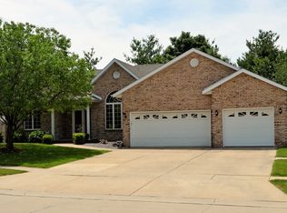 2604 Apple Creek Dr, Springfield, IL 62702