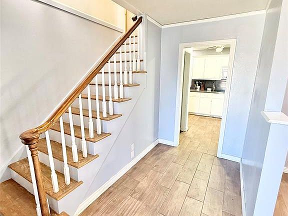 3rd image of 1504 N Hudson St