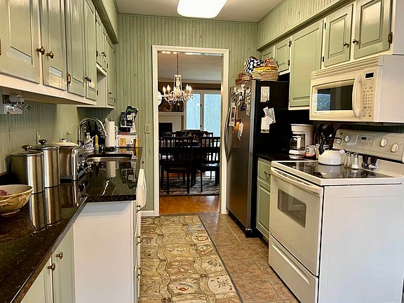 4th image of 7114 Lakeshore Dr Unit 25