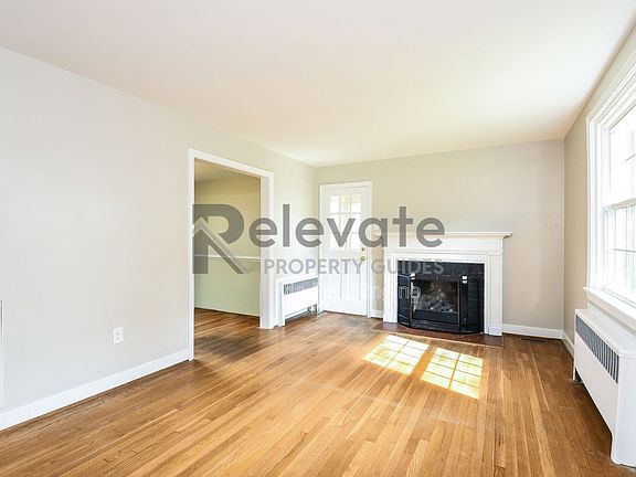 3rd image of 6522 W Franklin St