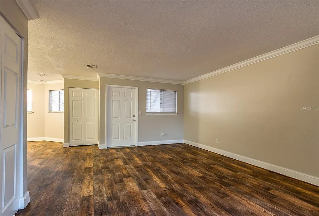 1 bed, 1.0 bath, 755 sqft, $1,400 — Photo 2