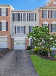 107 Castle View Dr, Mc Kees Rocks, PA, 15136